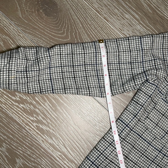 Camellia Houndstooth Plaid Button-Up Shacket – Size S ( OVERSIZED ) - Picture 4 of 7